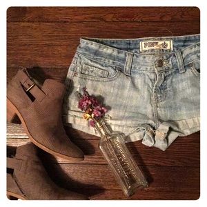 Pink - Victoria’s Secret size 2 jean shorts